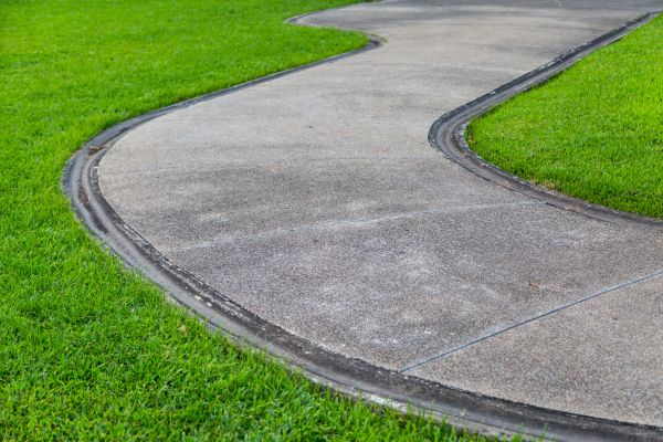 Cost of Concrete Sidewalk Construction in Garland