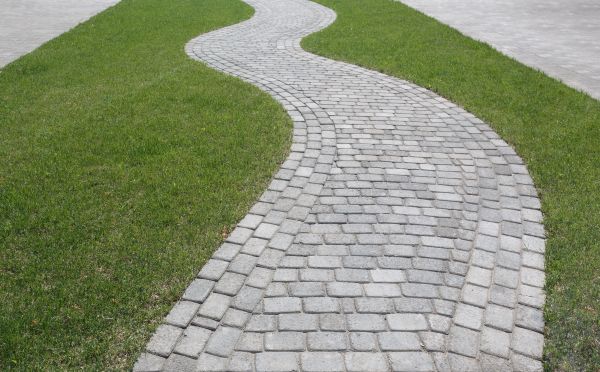 Cost of Footpath Paving in Garland