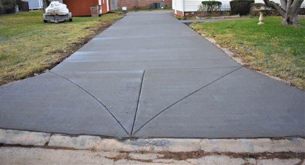 Cost of Apron Pouring in Garland